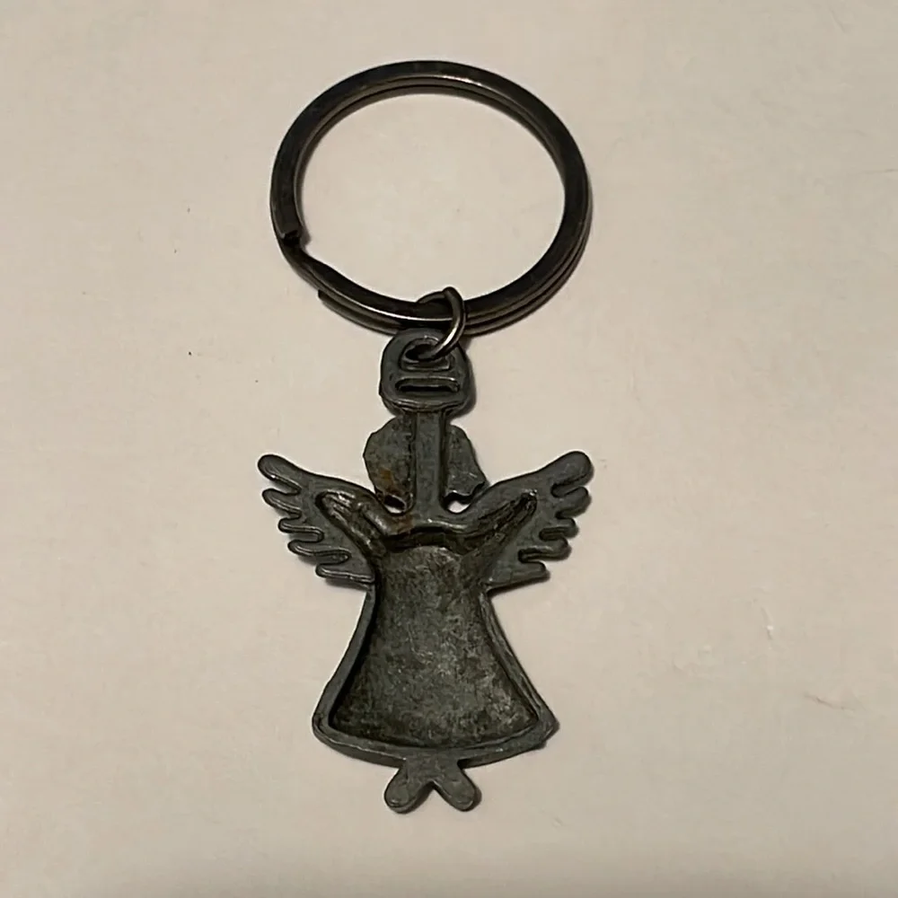 Vintage silver angel heart keychain